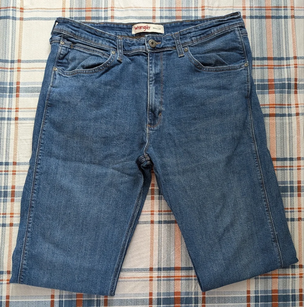 Wrangler Men's Relaxed Fit Blue Jeans Sz 36 x 30 Regular Fit - Picture 8 of 9